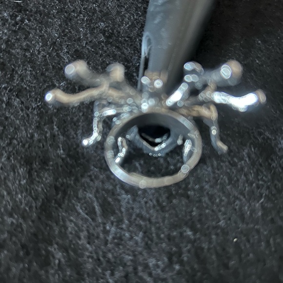 Elegant Black Gem Spider Ring - Picture 6 of 10
